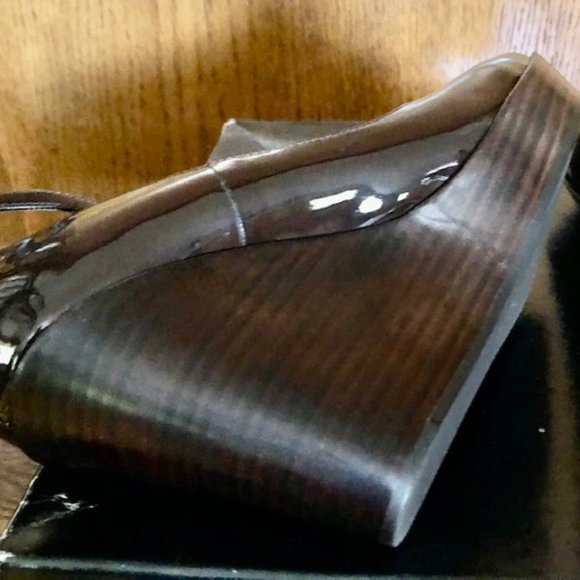 Colin Stuart Brown Patent Wedge - Picture 3 of 7